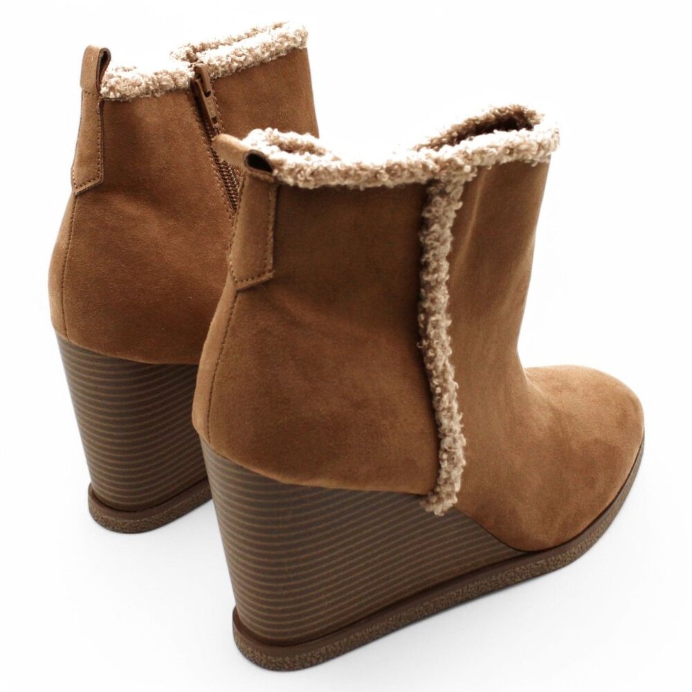 Women Padded Slip Resistant Coraa Round Toe Block Heel Zip-up Booties - Picture 3 of 7